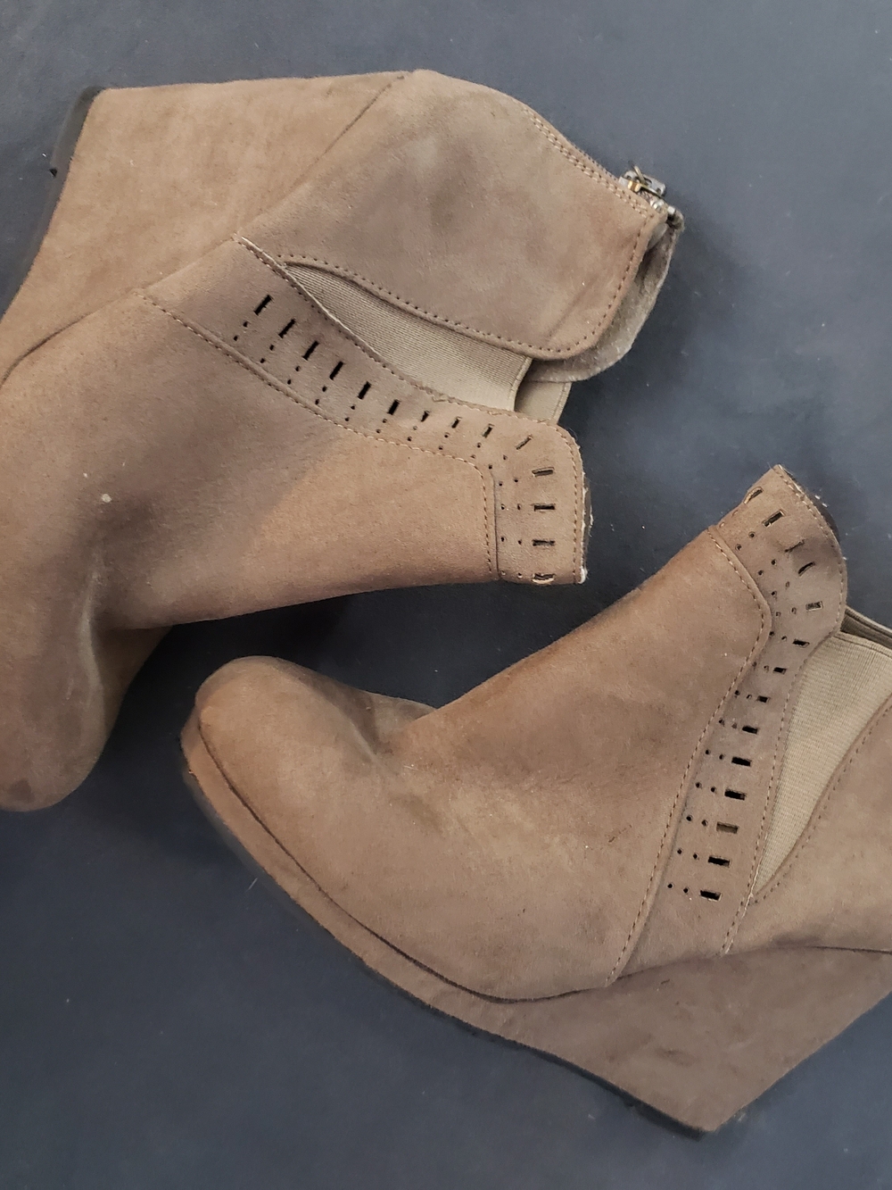 Daisy Fuentes Brown Suede Wedge Ankle Boots